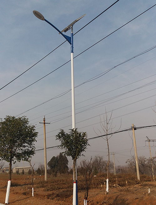 太陽(yáng)能路燈的鋰電池與蓄電池優(yōu)勢(shì)大比拼 誰(shuí)更勝一籌？